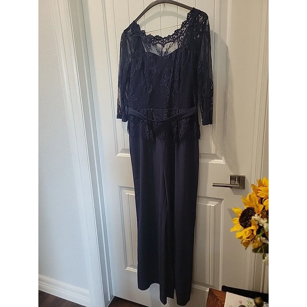 Rosewe Maxi Lace wide legged Navy Jumpsuit Size Sm No MFG Tag Wedding Special Oc